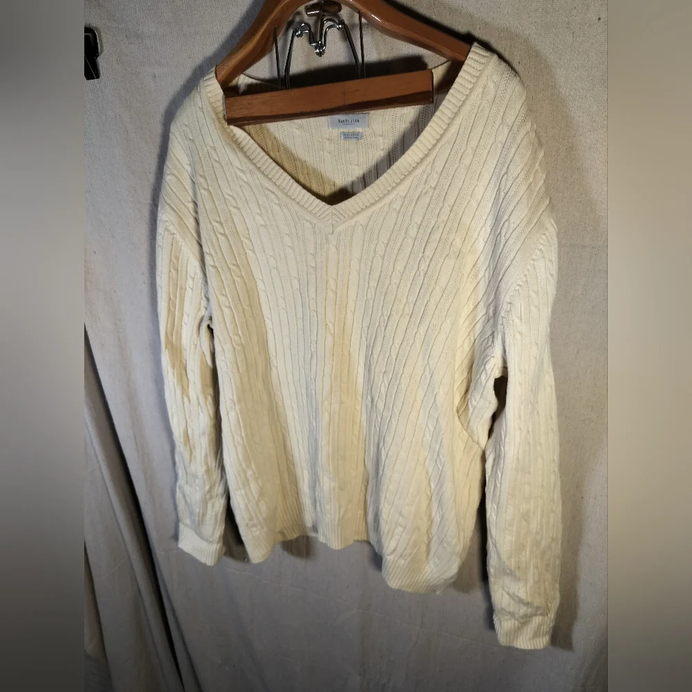 Woman's cream v neck XXL Van Heusen lightweight knit style sweater great shape - Picture 3 of 5